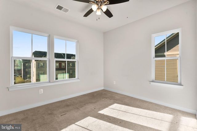 562 WHITE OAK DR, Glen Burnie, MD 21060