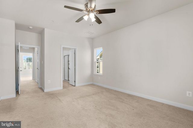 562 WHITE OAK DR, Glen Burnie, MD 21060