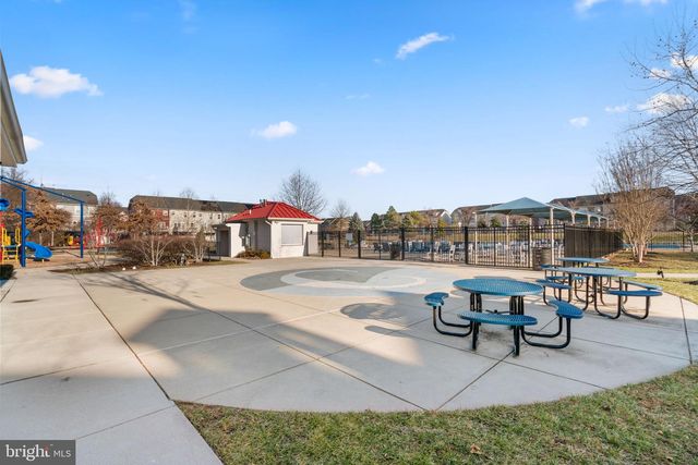 562 WHITE OAK DR, Glen Burnie, MD 21060