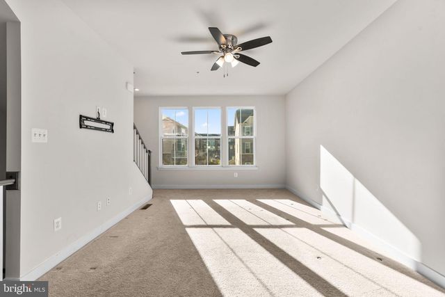 562 WHITE OAK DR, Glen Burnie, MD 21060