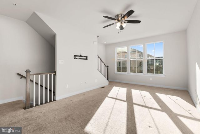 562 WHITE OAK DR, Glen Burnie, MD 21060