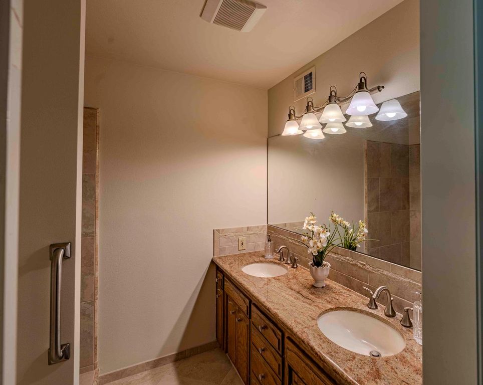 Image 35 of property listing at 6343 N Teilman Avenue, Fresno, CA 93711