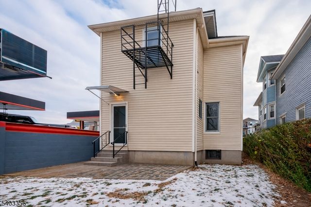 207 W Grand St, Elizabeth City, NJ 07202