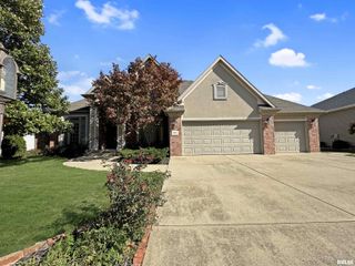 1968 CHESTNUT Lane, Washington, IL 61571