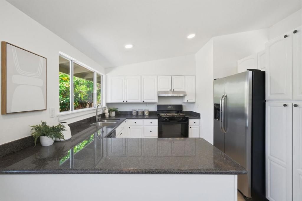 Image 10 of property listing at 1377 Sandia Avenue, Sunnyvale, CA 94089