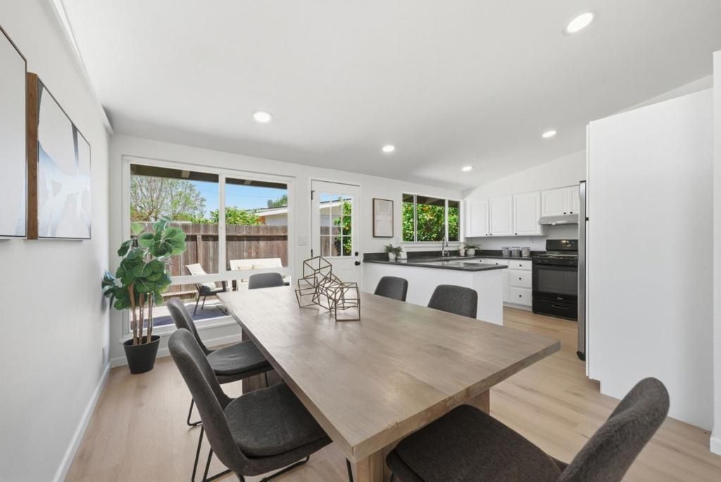 Image 6 of property listing at 1377 Sandia Avenue, Sunnyvale, CA 94089