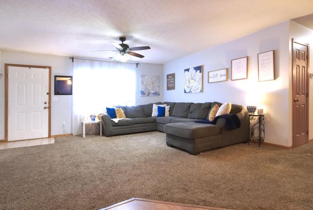 185 Groveport Pike, 6B, Canal Winchester, OH 43110