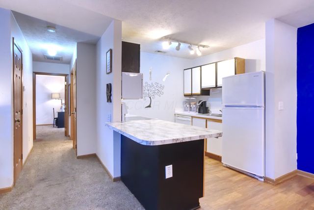 185 Groveport Pike, 6B, Canal Winchester, OH 43110