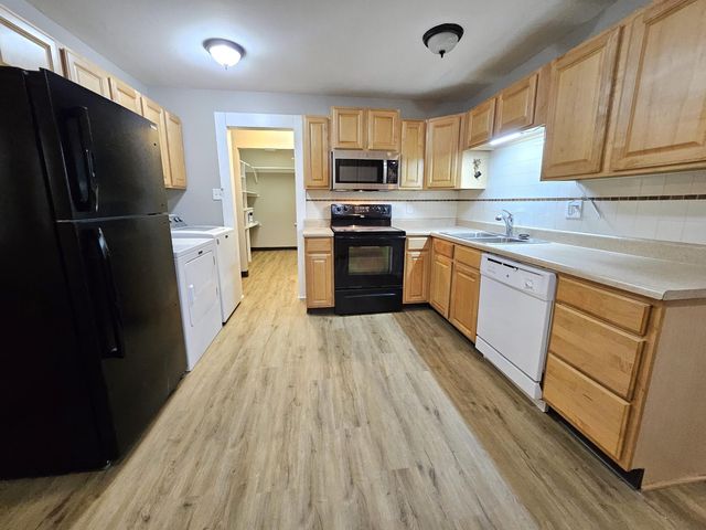 2906 La Rosa Drive, Grove City, OH 43123