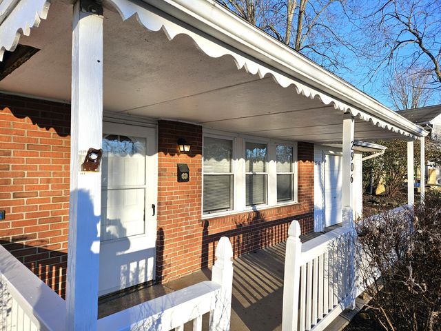 2906 La Rosa Drive, Grove City, OH 43123