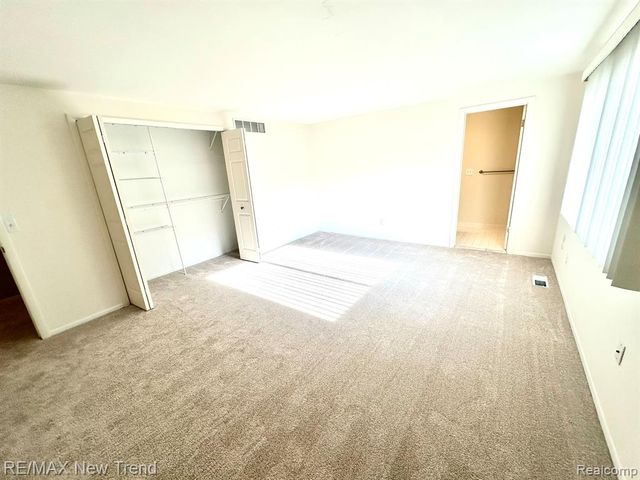 26949 Farmbrook Villa Drive 96, Southfield, MI 48034