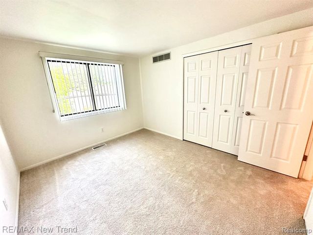 26949 Farmbrook Villa Drive 96, Southfield, MI 48034