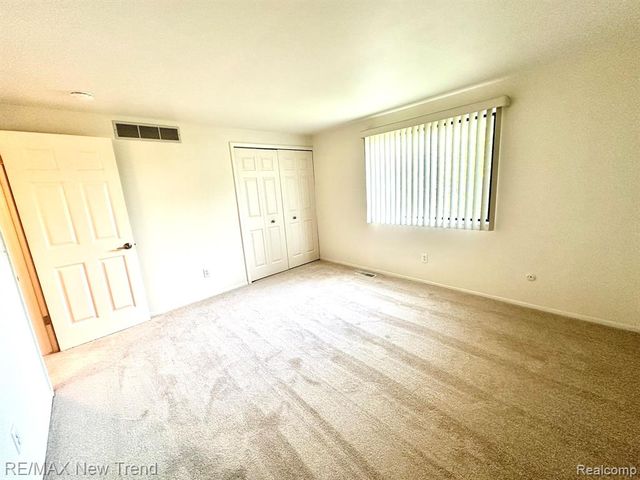 26949 Farmbrook Villa Drive 96, Southfield, MI 48034