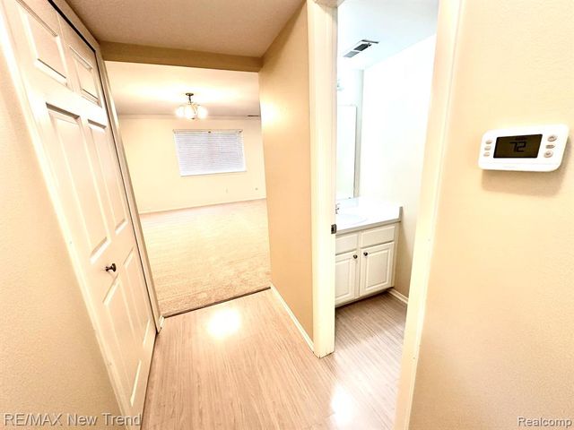 26949 Farmbrook Villa Drive 96, Southfield, MI 48034