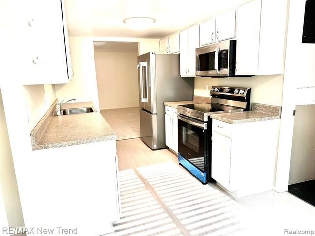 26949 Farmbrook Villa Drive 96, Southfield, MI 48034