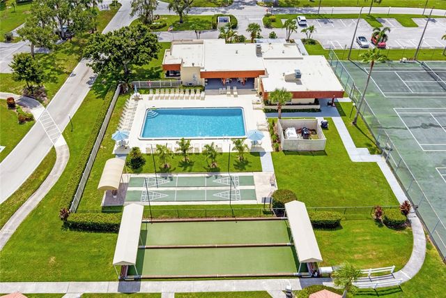 98 Spring Lake Drive 103, Vero Beach, FL 32962