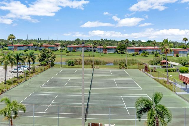 98 Spring Lake Drive 103, Vero Beach, FL 32962