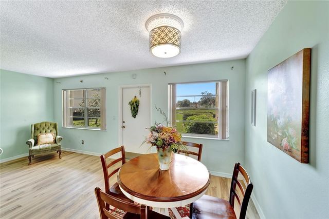 98 Spring Lake Drive 103, Vero Beach, FL 32962