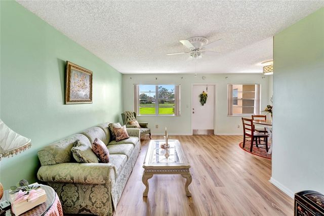 98 Spring Lake Drive 103, Vero Beach, FL 32962