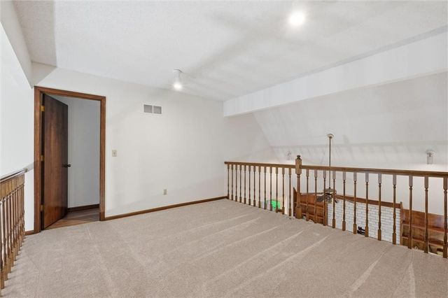 70 Woodbridge Lane, Kansas City, MO 64145