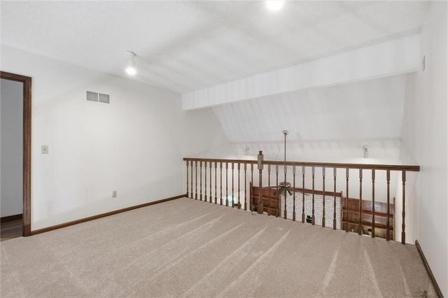 70 Woodbridge Lane, Kansas City, MO 64145