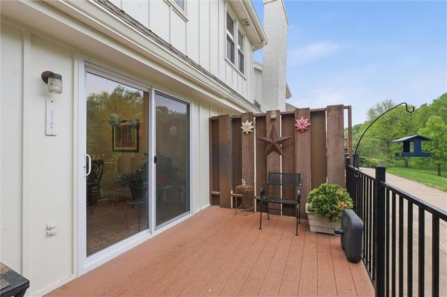 70 Woodbridge Lane, Kansas City, MO 64145