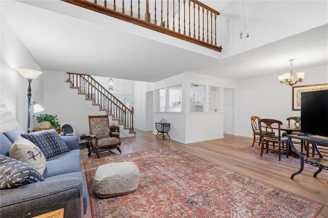 70 Woodbridge Lane, Kansas City, MO 64145