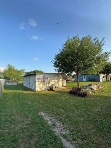 2310 Hopkins Road, Beasley, TX 77417