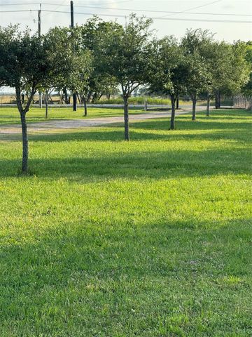 2310 Hopkins Road, Beasley, TX 77417