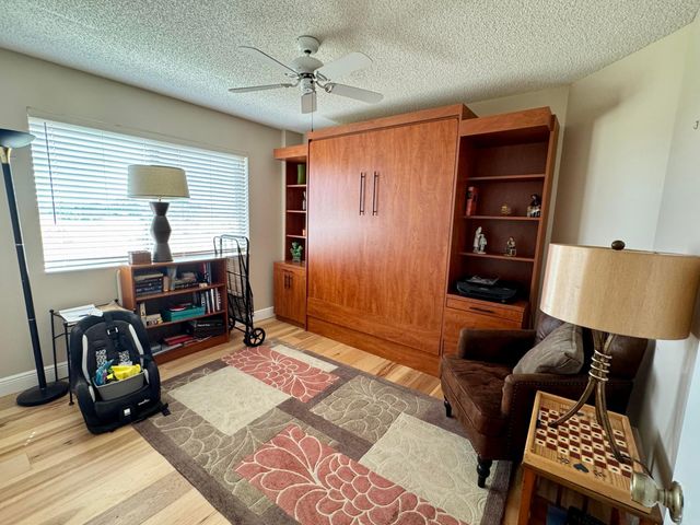 6698 10th Avenue N 401, Greenacres, FL 33467