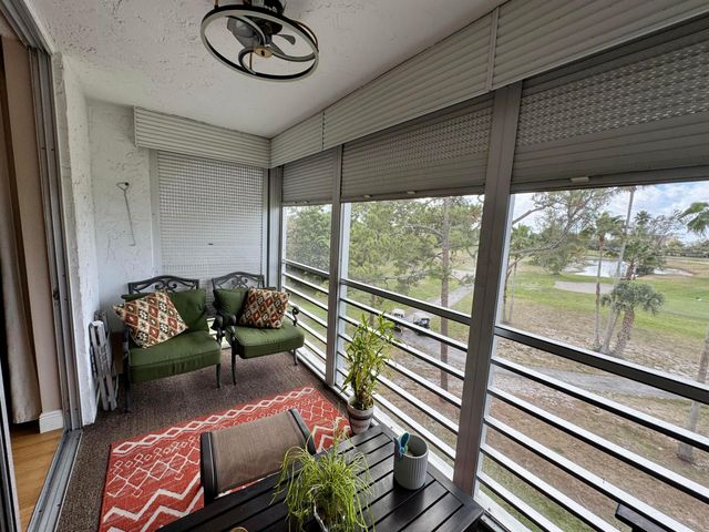 6698 10th Avenue N 401, Greenacres, FL 33467