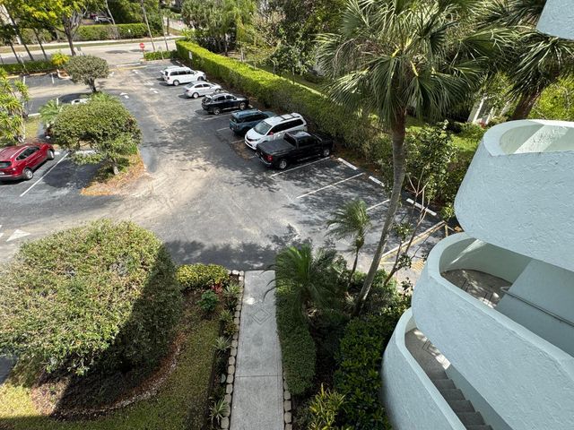 6698 10th Avenue N 401, Greenacres, FL 33467