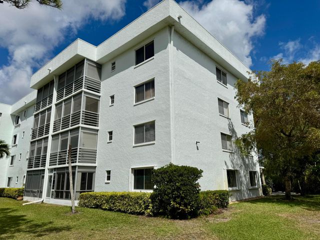 6698 10th Avenue N 401, Greenacres, FL 33467