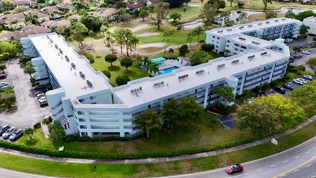 6698 10th Avenue N 401, Greenacres, FL 33467
