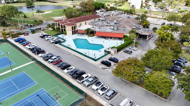 6698 10th Avenue N 401, Greenacres, FL 33467