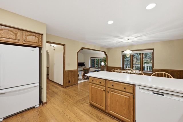 2203 Napa TRAIL, Waukesha, WI 53188