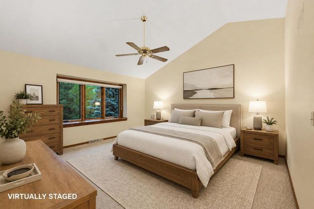 2203 Napa TRAIL, Waukesha, WI 53188