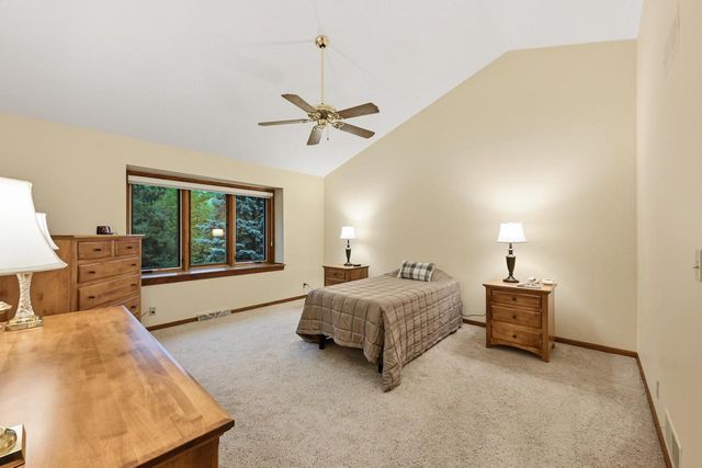 2203 Napa TRAIL, Waukesha, WI 53188