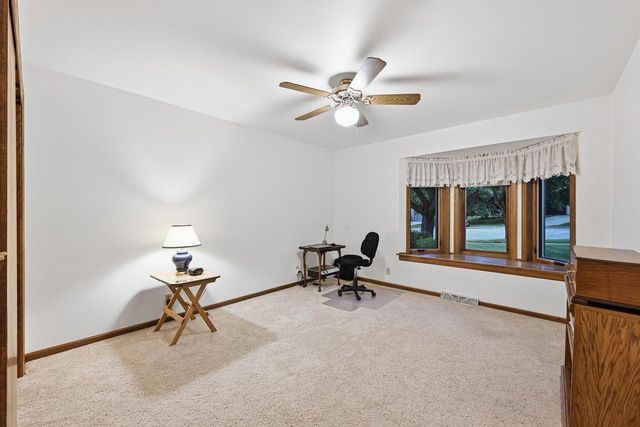 2203 Napa TRAIL, Waukesha, WI 53188
