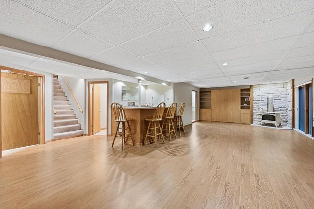 2203 Napa TRAIL, Waukesha, WI 53188