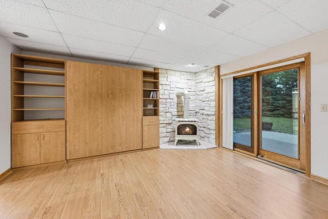 2203 Napa TRAIL, Waukesha, WI 53188