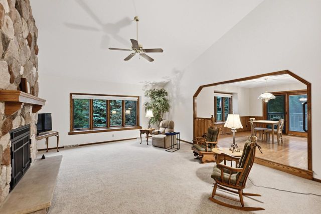 2203 Napa TRAIL, Waukesha, WI 53188