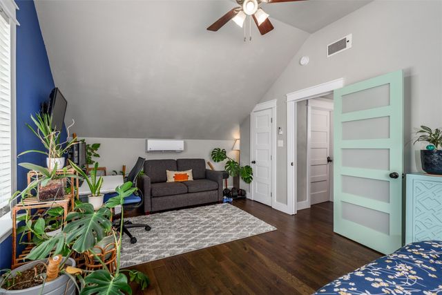 1215 Coleman Street, Mckinney, TX 75069