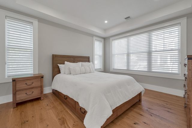 22 Harvard St, Somerville, MA 02143