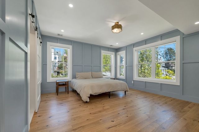 22 Harvard St, Somerville, MA 02143