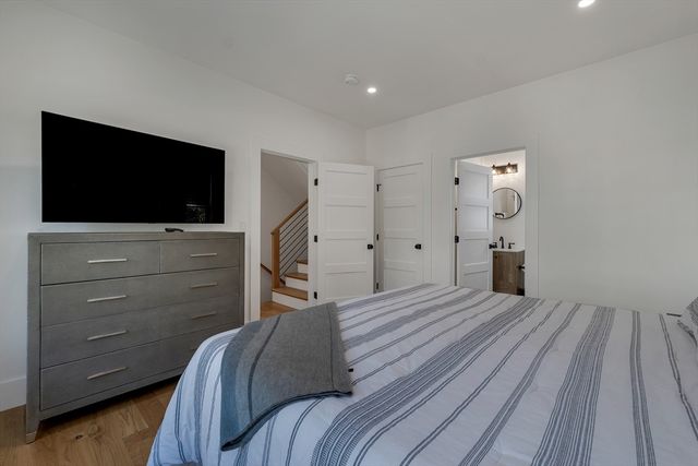 22 Harvard St, Somerville, MA 02143