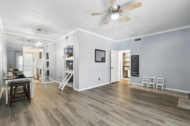 4438 Harlanwood Drive 212, Fort Worth, TX 76109