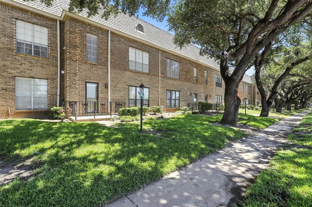 4438 Harlanwood Drive 212, Fort Worth, TX 76109