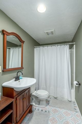 24 Chestnut Hill Rd, Oxford, MA 01537