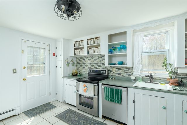 24 Chestnut Hill Rd, Oxford, MA 01537